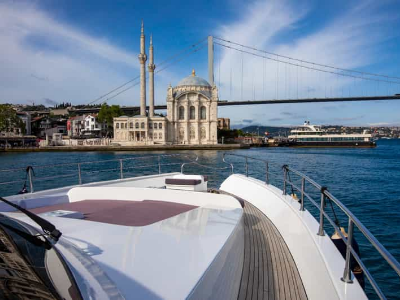 Yacht Tours